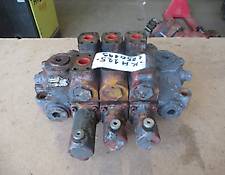Kawasaki Unknown - Valve, block complete Kawasaki Unknown - Valve, block complete